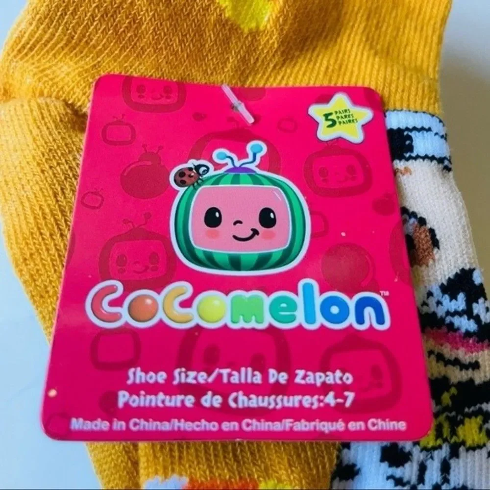 cocomelon kids Socks 5 pairs shoe size 4-7 NWT